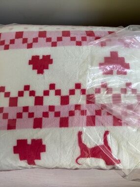 Sale! Sale! New Victoria’s Secret Puppy and Heart Design Pink & White Throw
